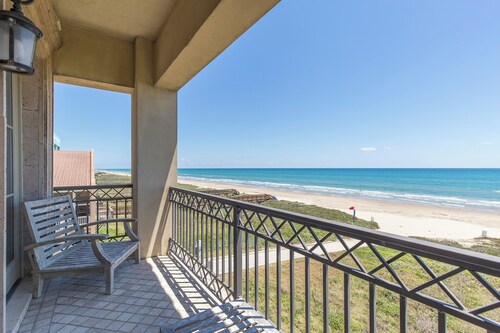 Ylellinen Oceanfront Townhouse tarjoaa 7 makuuhuonetta, uima-allas, biljardipöytä ja lisää! Vuodepaikkoja 18!