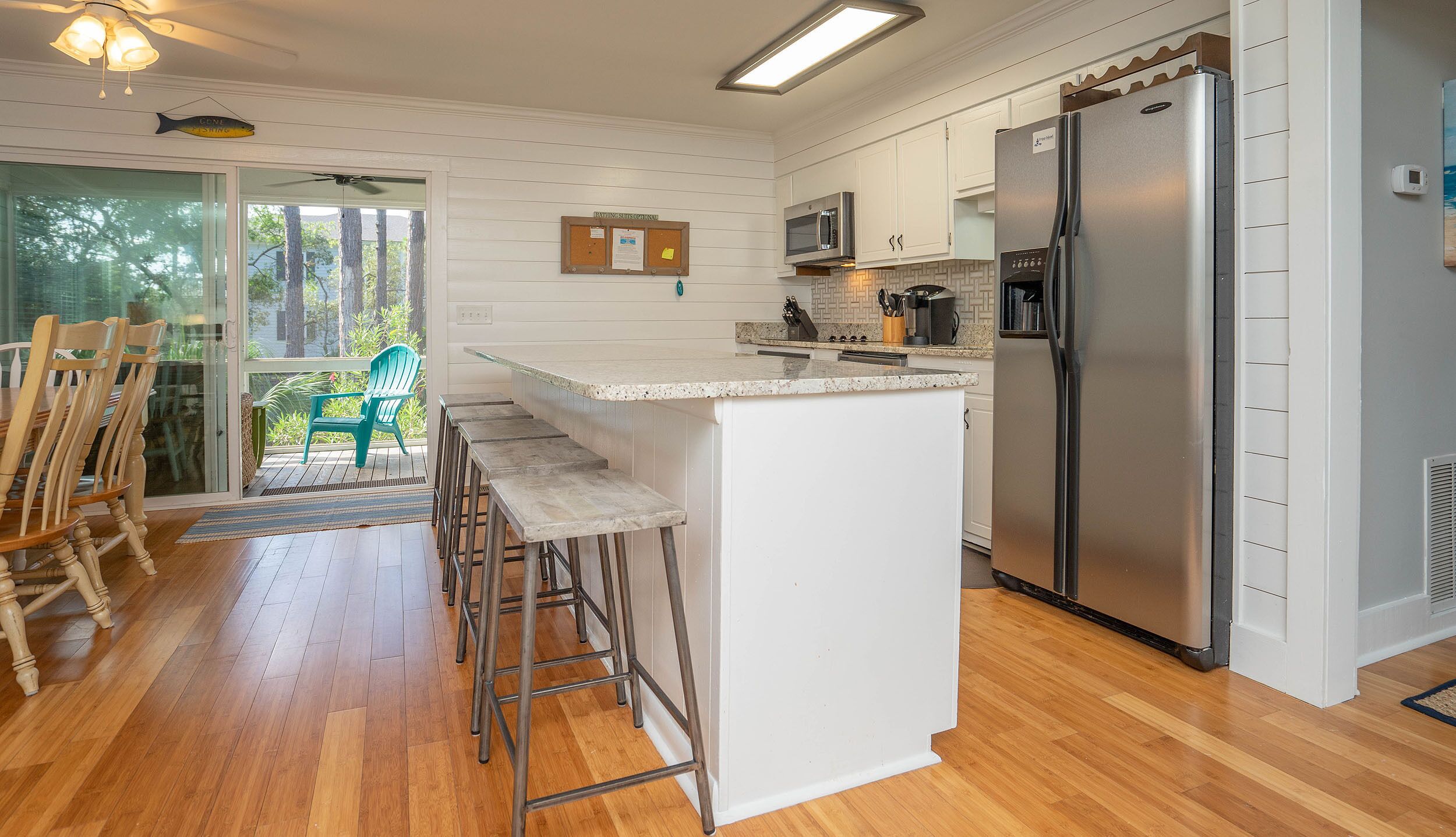 3Bd 2Ba Fripp Cottage! Comes with 6 seater Golf cart!