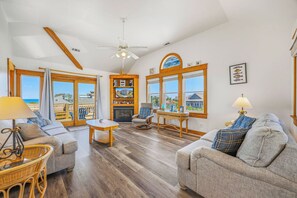 TV, DVD player, stereo - Oceanview Dog Friendly Home w/ Private Pool, Hot Tub, Basketball, Beach Nearby (Waves)