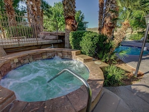 Property grounds - Cozy updated Las Palmas Family Paradise Retreat  (St. George)