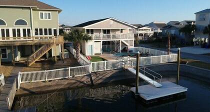 Kanava-Ocean-View-With-allas-hiljattain remontoitu, keittiö, Close-Walk-to-Beach & Keskusta