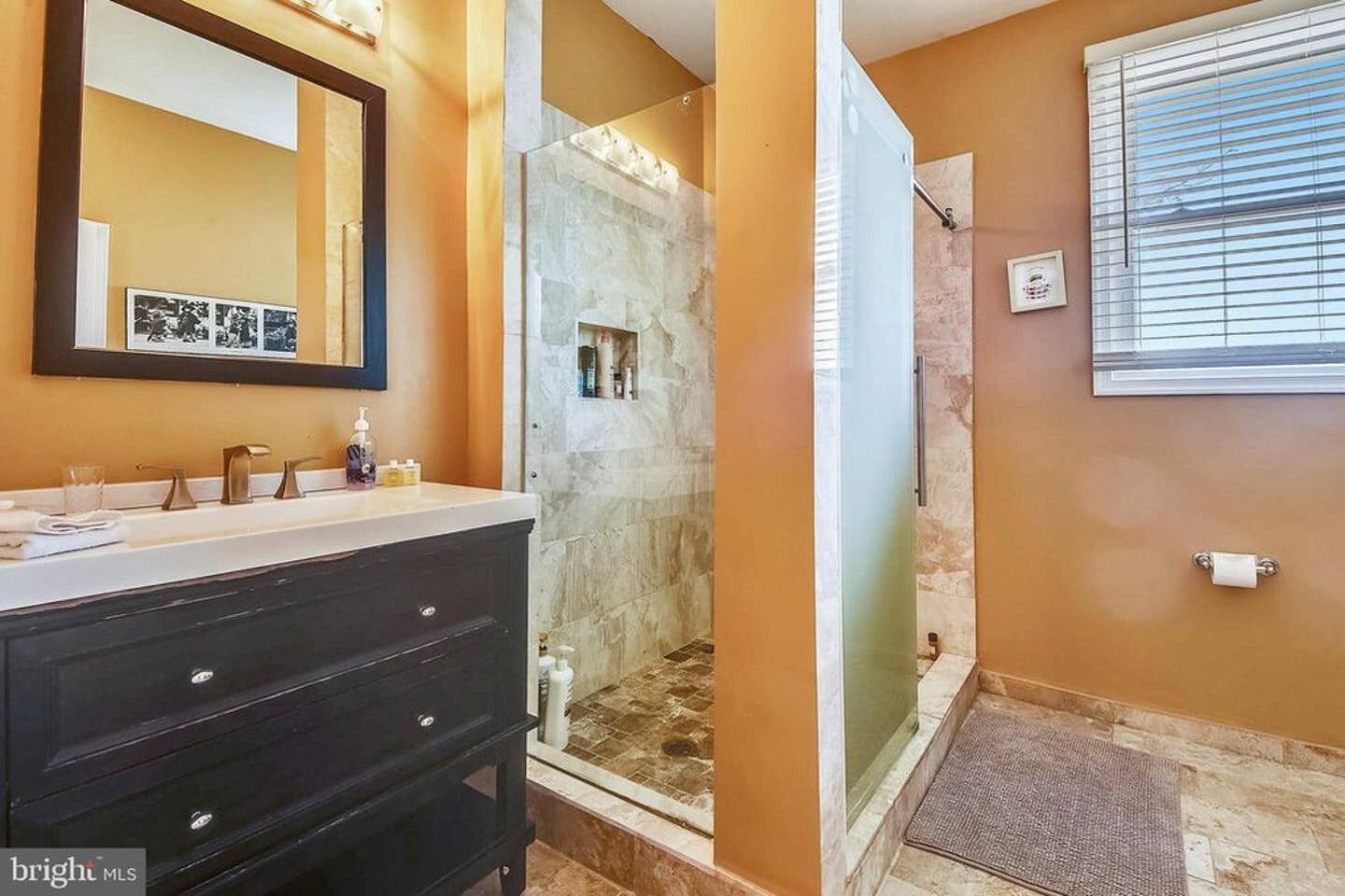 Waterfront Home on the Chesapeake Bay with Pier only 30 min from naval academy