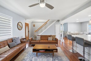 Smart TV, fireplace, DVD player