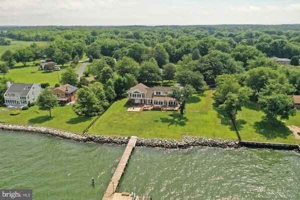Exterior - Waterfront Home on the Chesapeake Bay with Pier only 30 min from naval academy (Stevensville)
