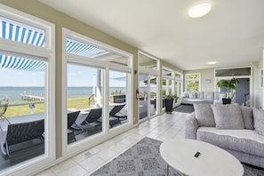 Interior - Waterfront Home on the Chesapeake Bay with Pier only 30 min from naval academy (Stevensville)