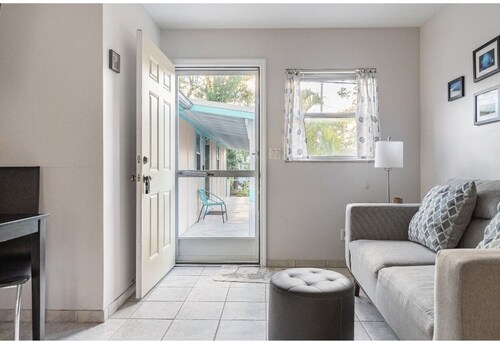 Cozy Cottage Goodland Fl. 