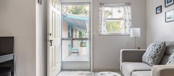 Tyst Olde "back country" Florida Cottage 