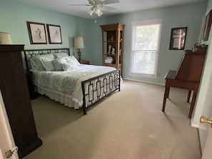 3 habitaciones, escritorio, tabla de planchar con plancha y wifi gratis