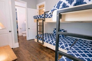 2 bedrooms, desk, iron/ironing board, travel crib