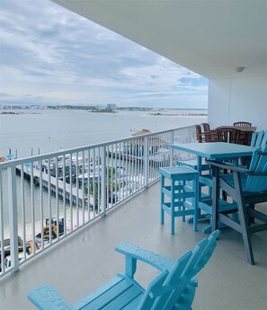 Outdoor dining - The Pass 501 - Large Condo Overlooking Islands (Orange Beach)