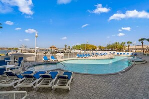 Indoor pool, a heated pool - The Pass 501 - Large Condo Overlooking Islands (Orange Beach)