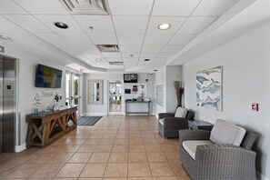 Lobby - The Pass 501 - Large Condo Overlooking Islands (Orange Beach)
