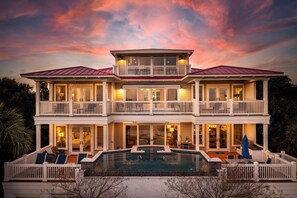 Et oppvarmet basseng