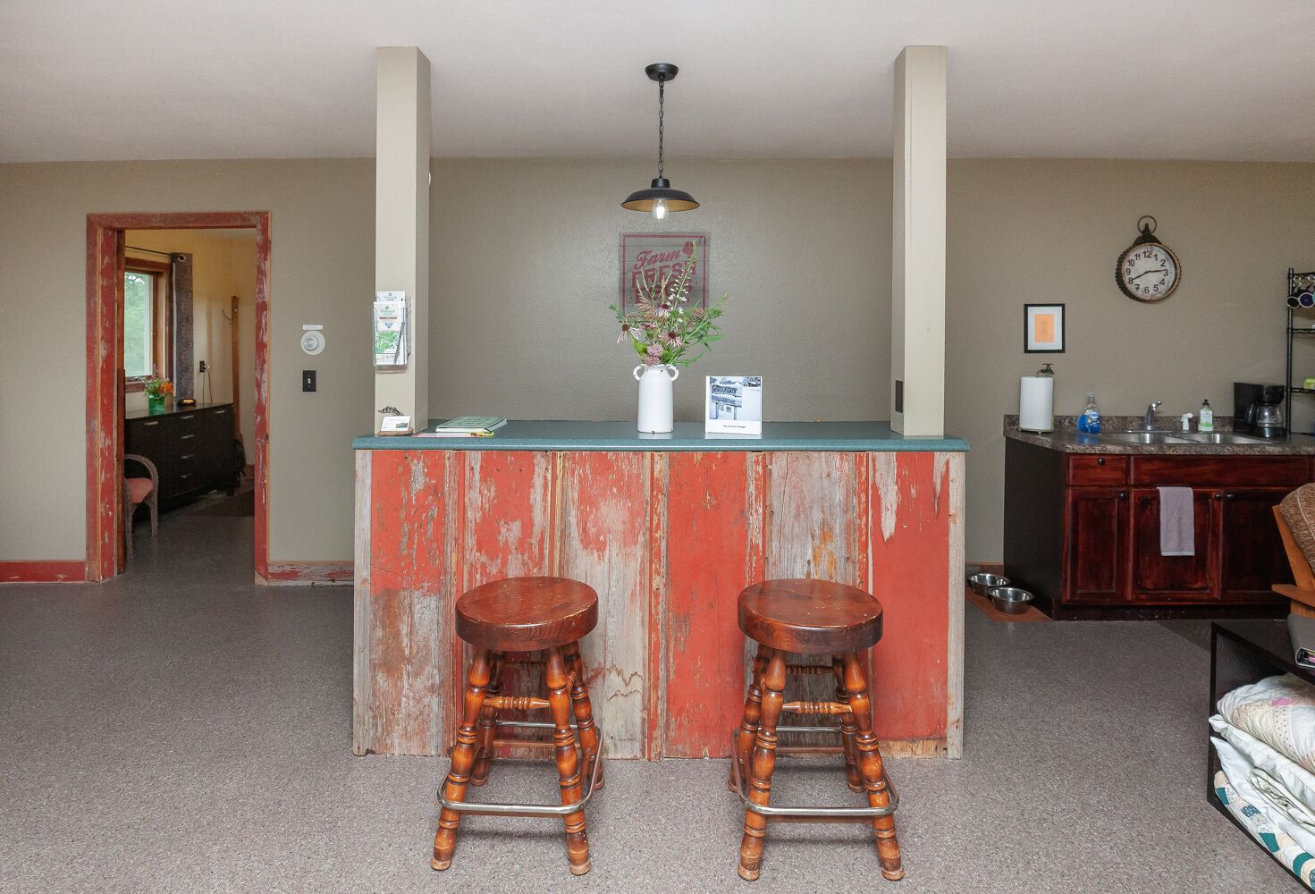 Rustic cottage in river valley with access to hiking and mountain biking trails