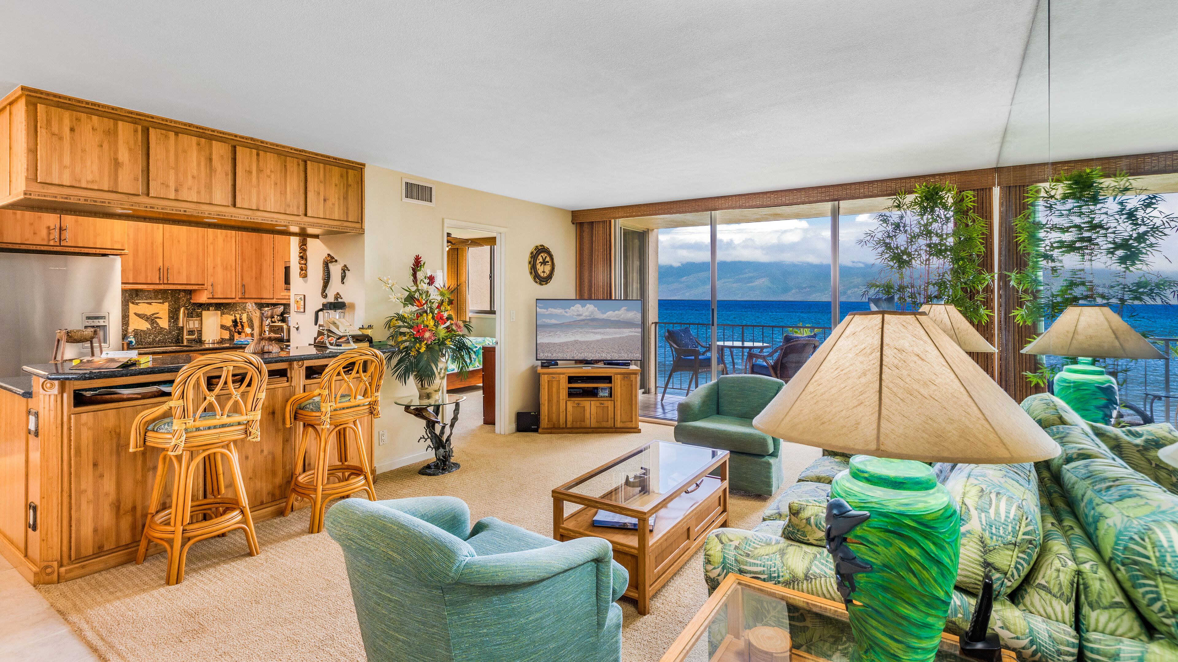 🌈 Sharing our Blessings!  Amazing Views, Sunsets, Whales, Rainbows🌈