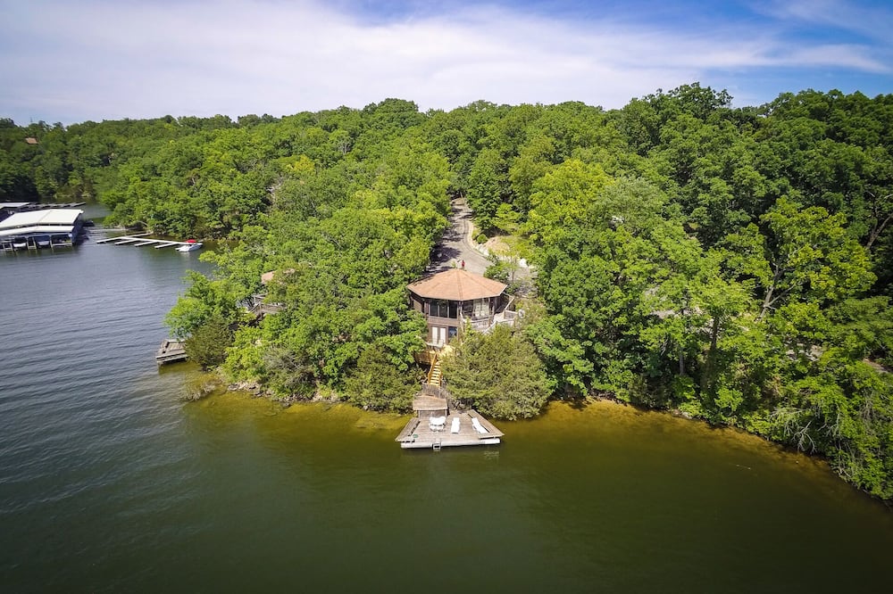 Glass Octagon /Waterfront Villa /Lake of Ozark