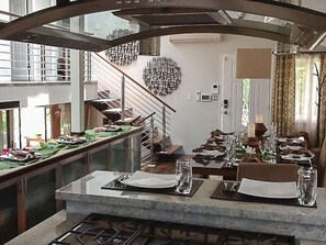 Dining - Luxury home with amazing views, Pool, Firepit, AC, Outdoor Gym (Kaneohe)