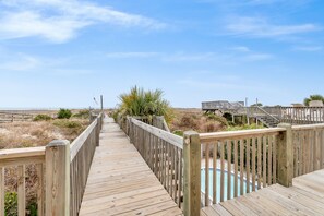 Property grounds - "Holden You" - Oceanfront Home w/ Pool, 5 Bedrooms / 3 Bathrooms (Holden Beach)
