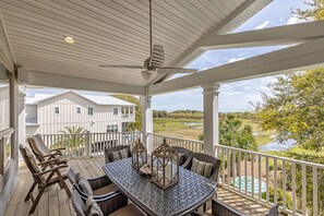 تناول الطعام بالخارج