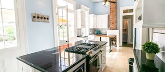 Governor`s Mansion Historic Getaways