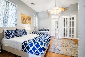 5 bedrooms, desk, iron/ironing board, travel crib