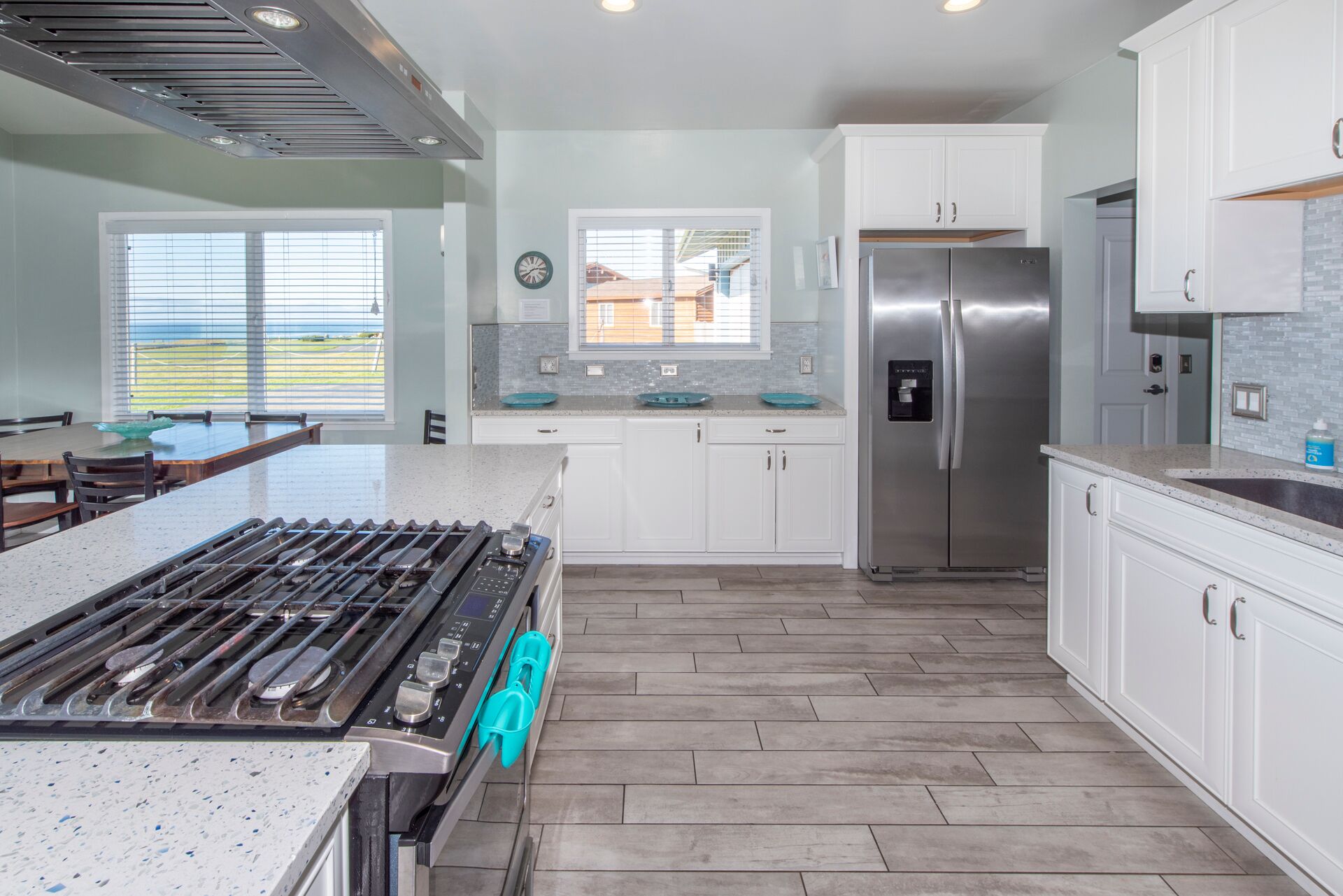  ForeverView !  Side to Side Views! Hear the Sea Lions!