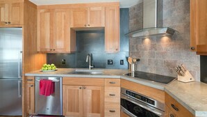 House, Multiple Beds (Viking Lodge 210 - Amazing Grace) | Private kitchen | Coffee/tea maker, full-size fridge, microwave, oven - Viking Lodge 210 - Amazing Grace (Telluride)