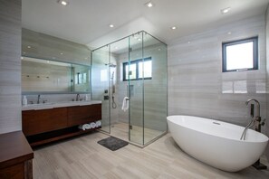 Doccia, asciugacapelli, asciugamani