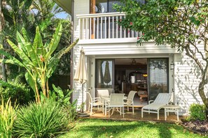 Outdoor dining - Oceanfront Corner Villa w/ Air Conditioning (Koloa)