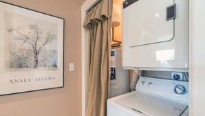 Maison, plusieurs lits (Boomerang Lodge 6) | Laverie