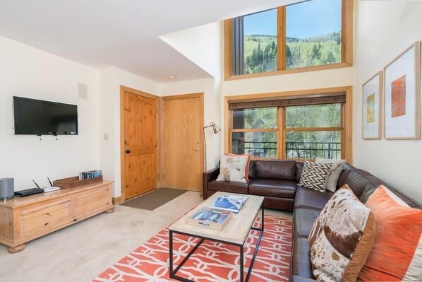 House, Multiple Beds (Cimarron Lodge 15) | Living area | TV, DVD player