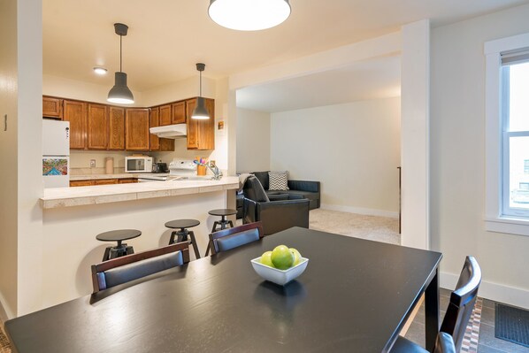 House, Multiple Beds (Fino 4A) | In-room dining