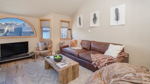 Maison, plusieurs lits (Lulu City 6F) | Coin séjour