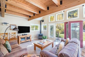 House, Multiple Beds (Viking Lodge 100AB) | Living area | Flat-screen TV, fireplace, DVD player - Viking Lodge 100ab (Telluride)