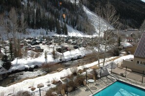 Hus - flera sängar (Viking Lodge 100AB) | Utomhuspool