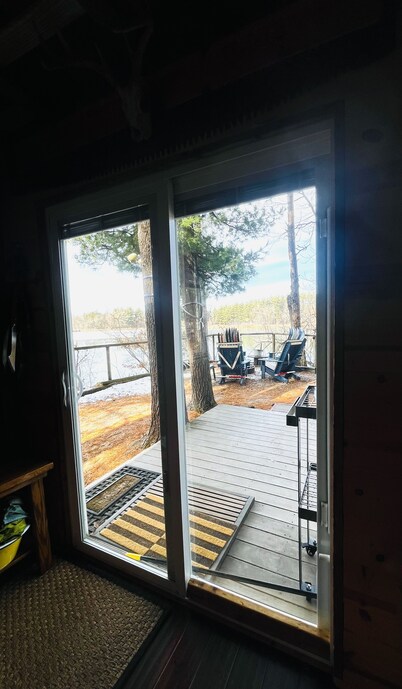 Private Lakefront - fall colors! fish, hike,boat, fire-pit, kayak,pets,UTV,VBQ