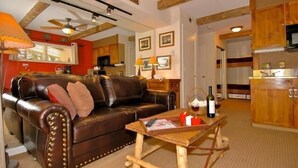 Casa, letti multipli (Viking Lodge 104) | Area soggiorno