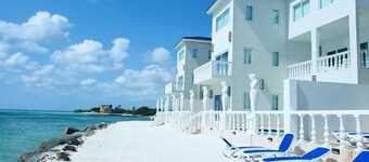 Luxurious Villa Fillipe 3-  Brand New!  Sea View: Spacious, Private Pool & AC