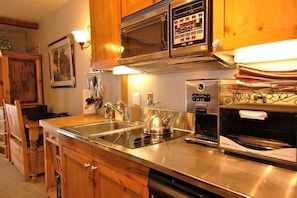 House, Multiple Beds (Viking Lodge 116) | Private kitchen | Fridge, microwave, stovetop, dishwasher - Viking Lodge 116 (Telluride)