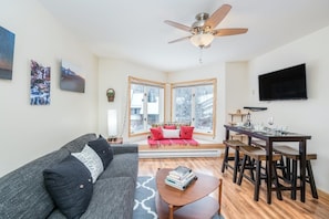 Ferienhaus, Mehrere Betten (Viking Lodge 213) | Wohnbereich | Flachbildfernseher, DVD-Player