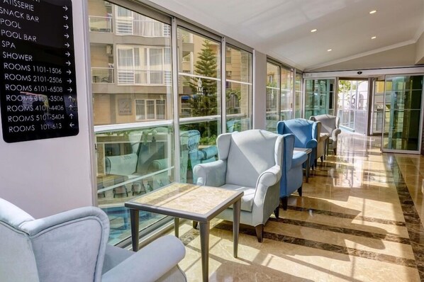 المنشأة من الداخل