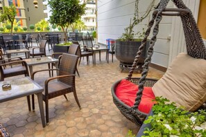 Outdoor dining - TAC Premier Hotel - SPA (ALANYA)