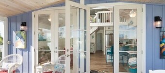 Fish Tales & Flip Flops - Spectacular Palm Island pool home