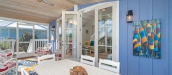 Fish Tales & Flip Flops - Spectacular Palm Island pool home