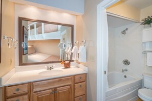 House, Multiple Beds (Viking Lodge 315) | Bathroom | Jetted bath, hair dryer - Viking Lodge 315 (Telluride)