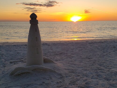 LOW PRICES! AMI Beach Resort Sanctuary Unit 3 Central Holmes Beach FL