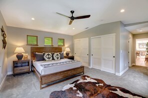 5 bedrooms, iron/ironing board, WiFi, bed sheets
