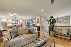 TV, fireplace, stereo