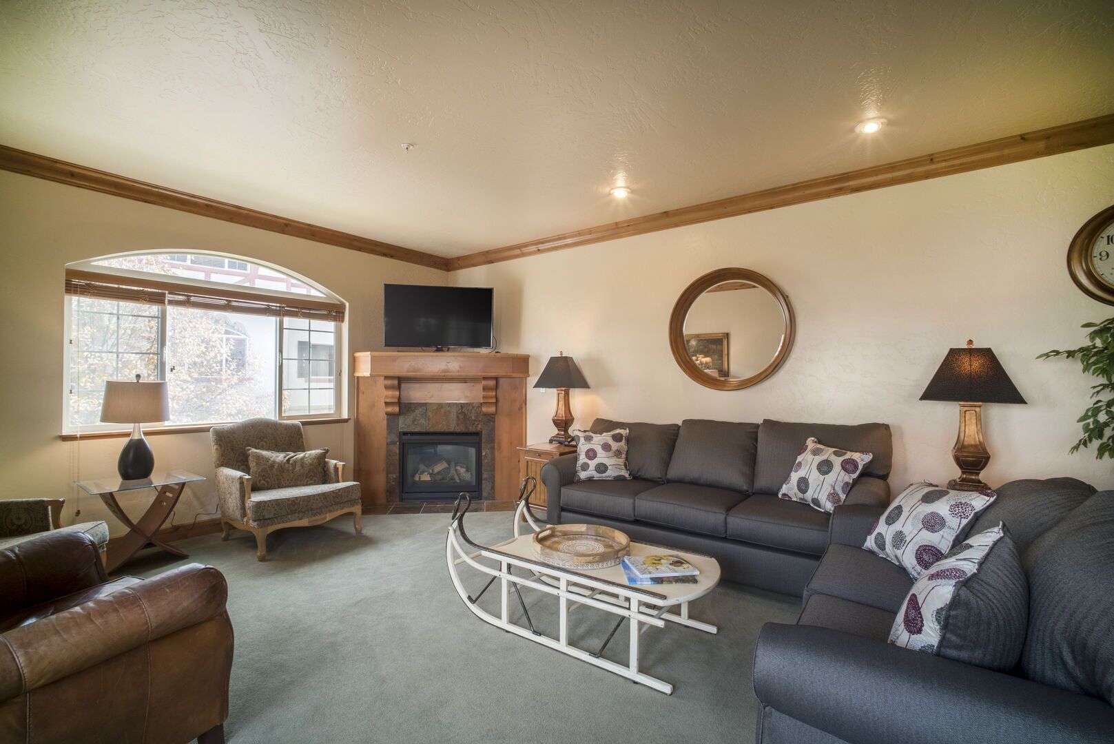 Family Vacation~Heated In/Out Pool, Tubing & Ice Skating Villa 2090