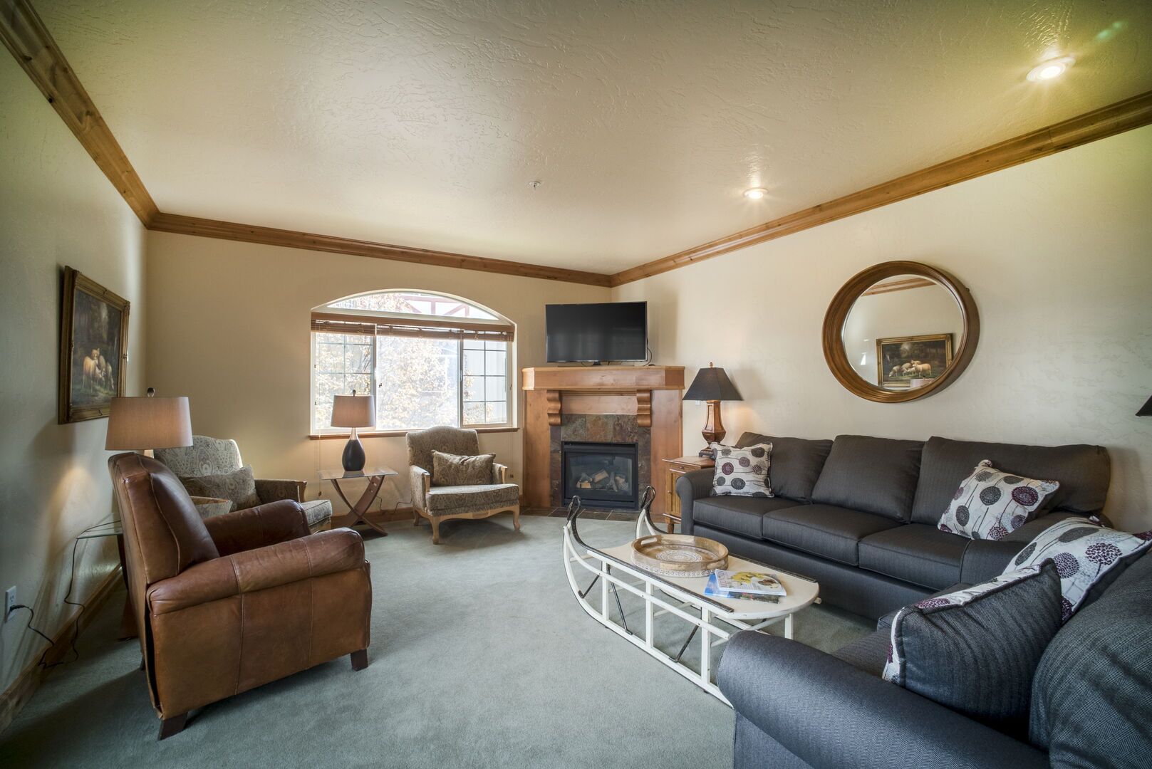 Family Vacation~Heated In/Out Pool, Tubing & Ice Skating Villa 2090